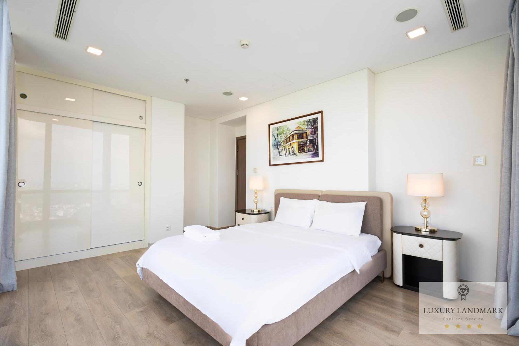 Khách sạn hẻo lánh Celeste Landmark 81 Riverview