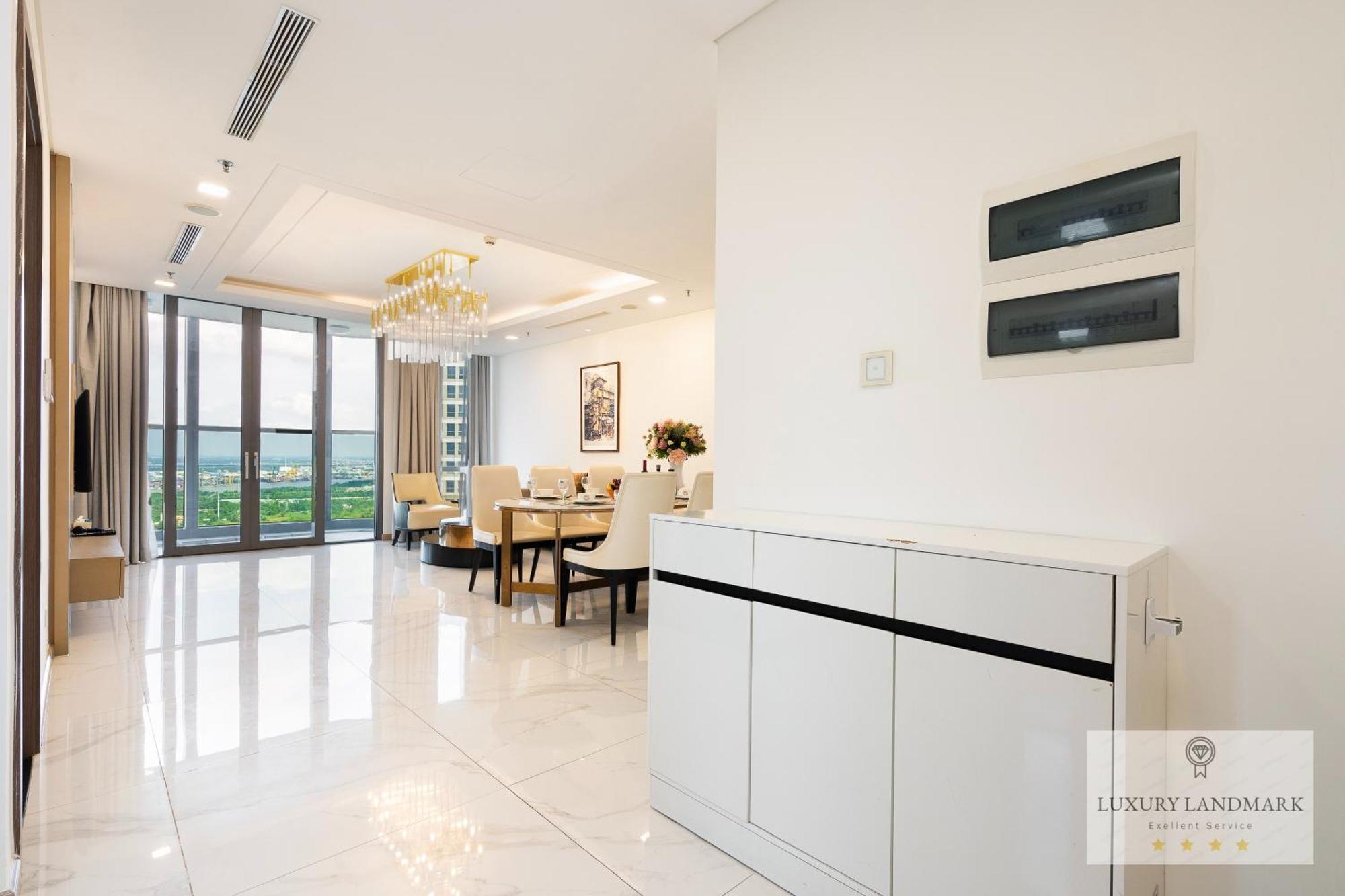 Aparthotel Celeste Landmark 81 Riverview 4*